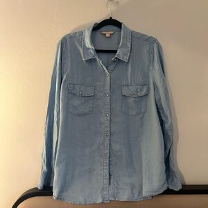 Hope and Harlow Light Blue Button-Up Shirt